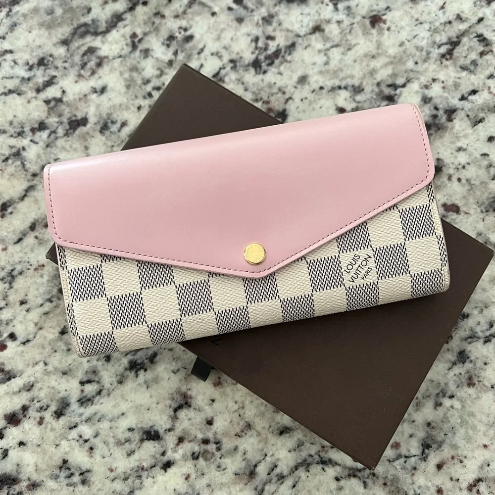 Damier Azure and Ballerina pink wallet - Picture 1 of 7